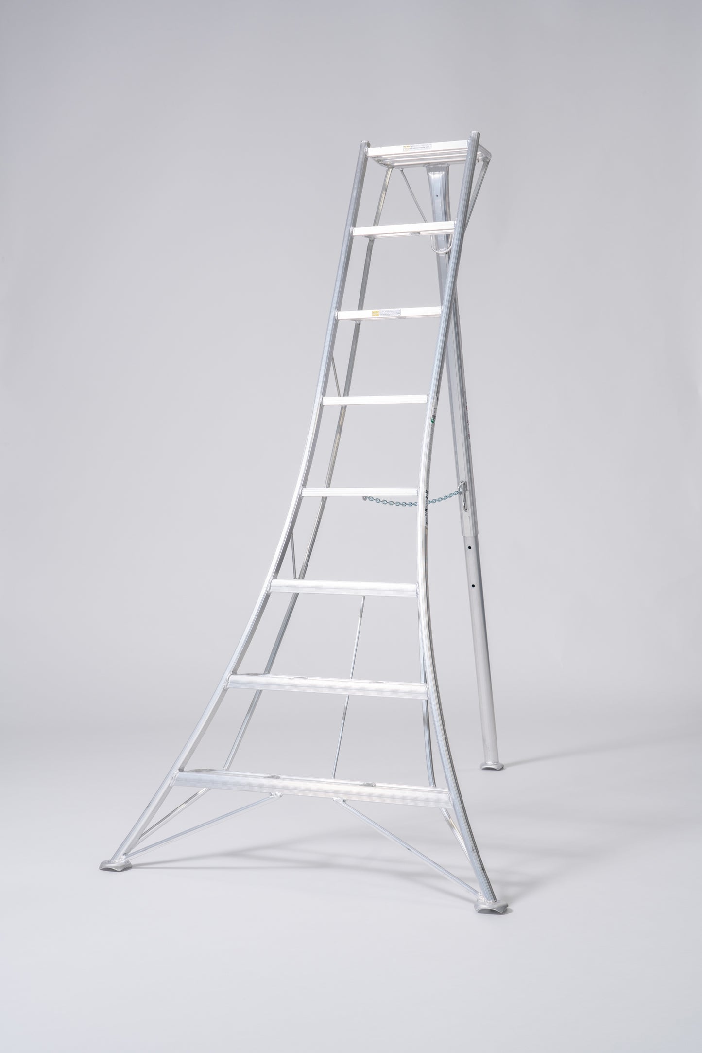 Hasegawa 8 ft. Original Japanese Tripod Orchard Ladder