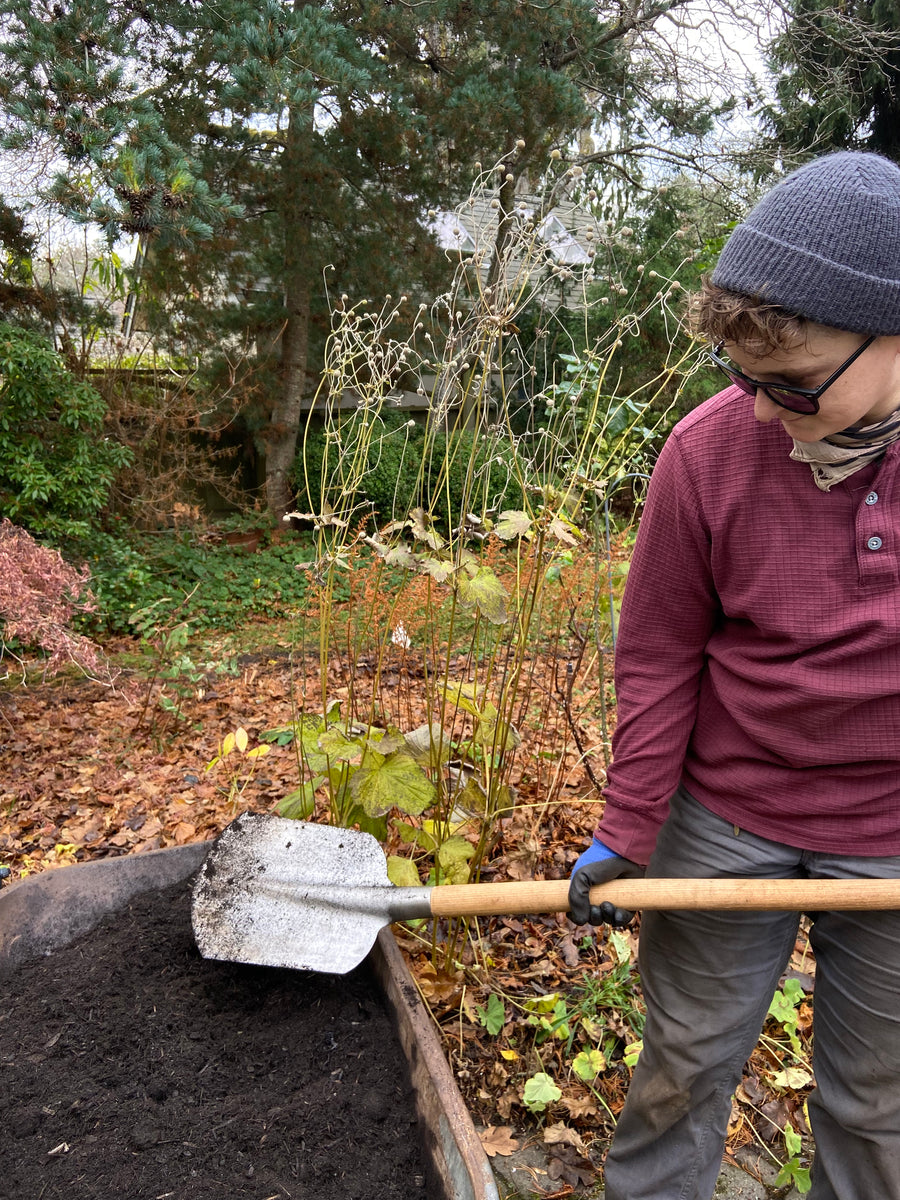 Compost shovel deals