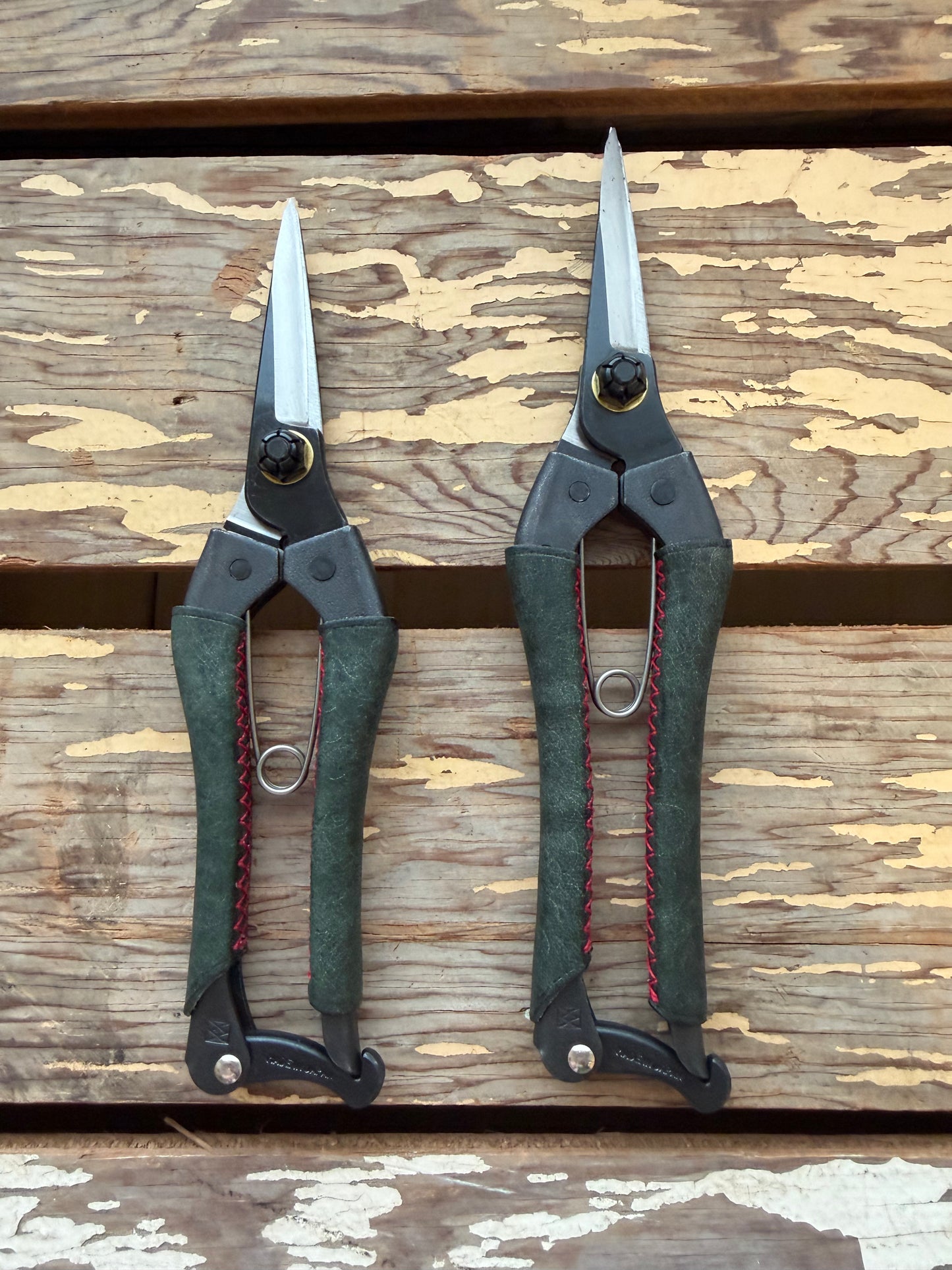 Kuroco Snips, leather-wrapped