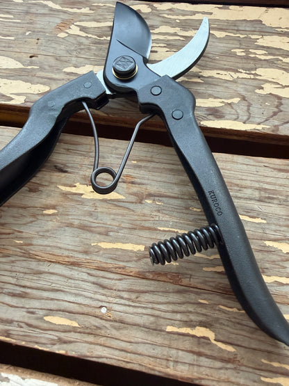 Kuroco Secateurs