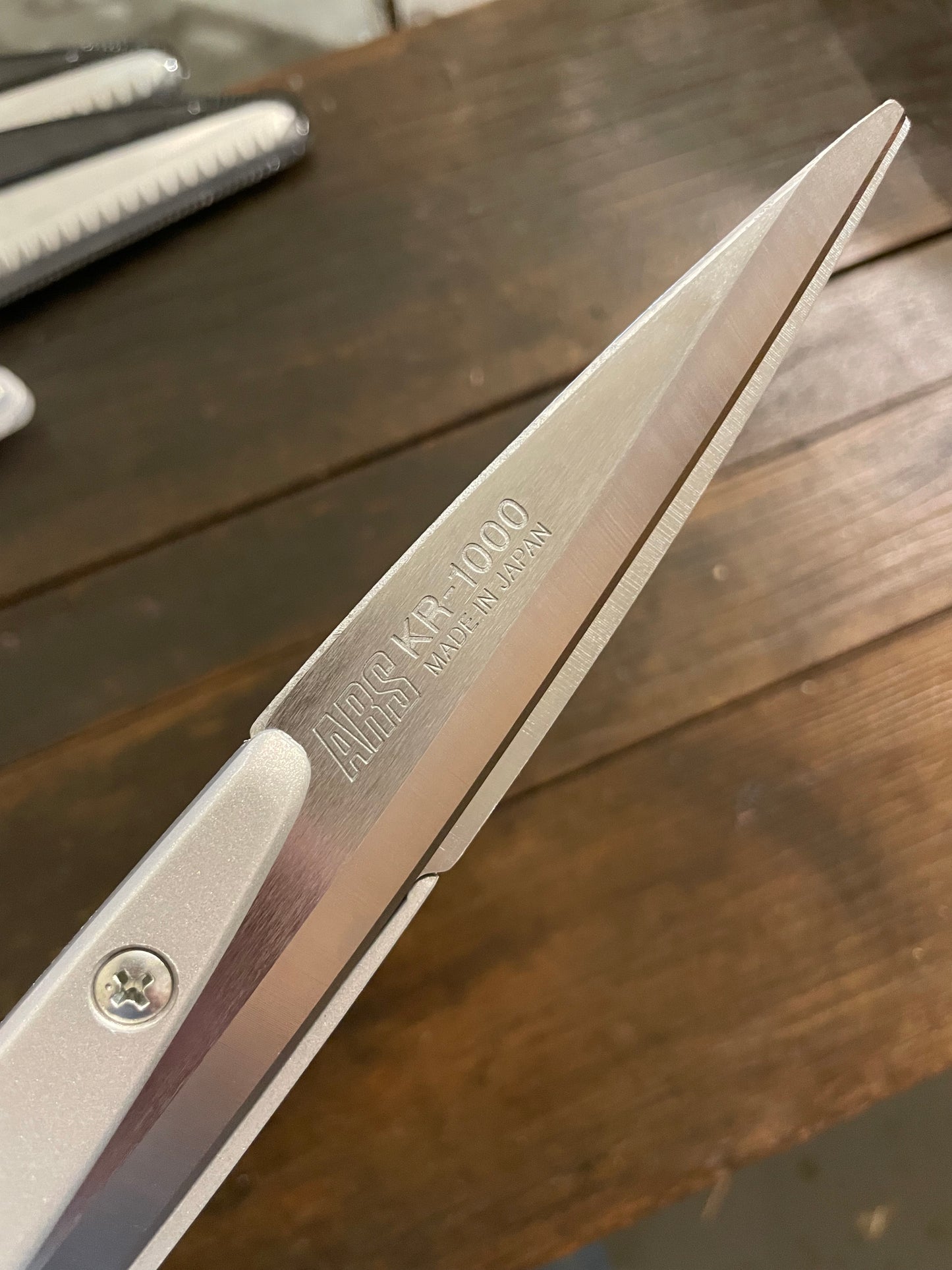 ARS Japanese Superlight Hedge Shears close-up of blade