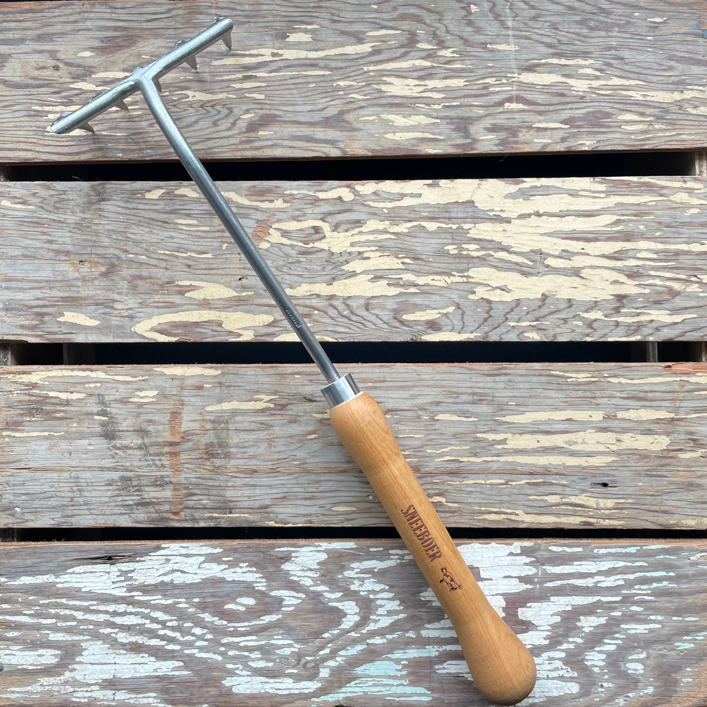 Sneeboer Hand Rake with Cherry Handle