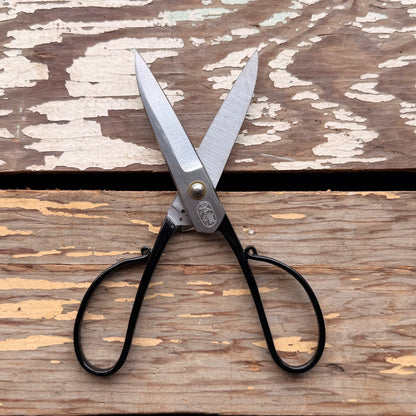 Hontane Desk Scissors in open position