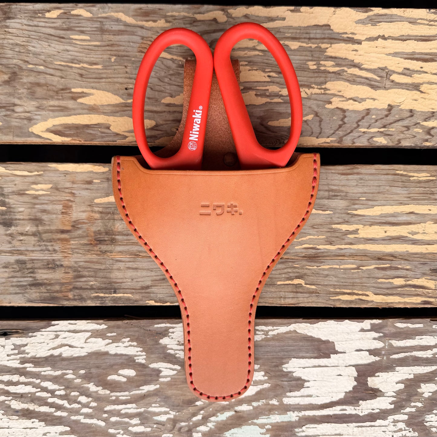Niwaki Garden Scissors Holster holding Sakagen Scissors