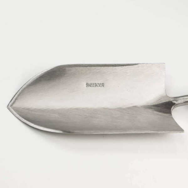 Sneeboer Transplanting Trowel Cherry Handle, close-up view of Blade