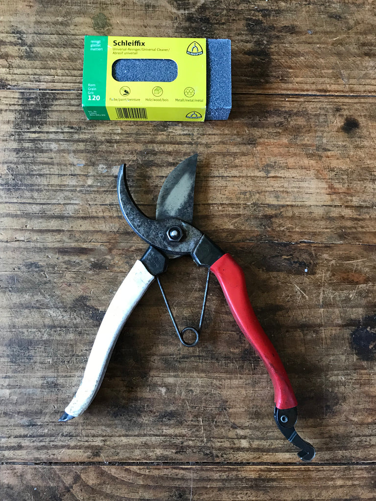 Abrasive Cleaning Block for Garden Tools - Victoria BC - Gardener's Kit