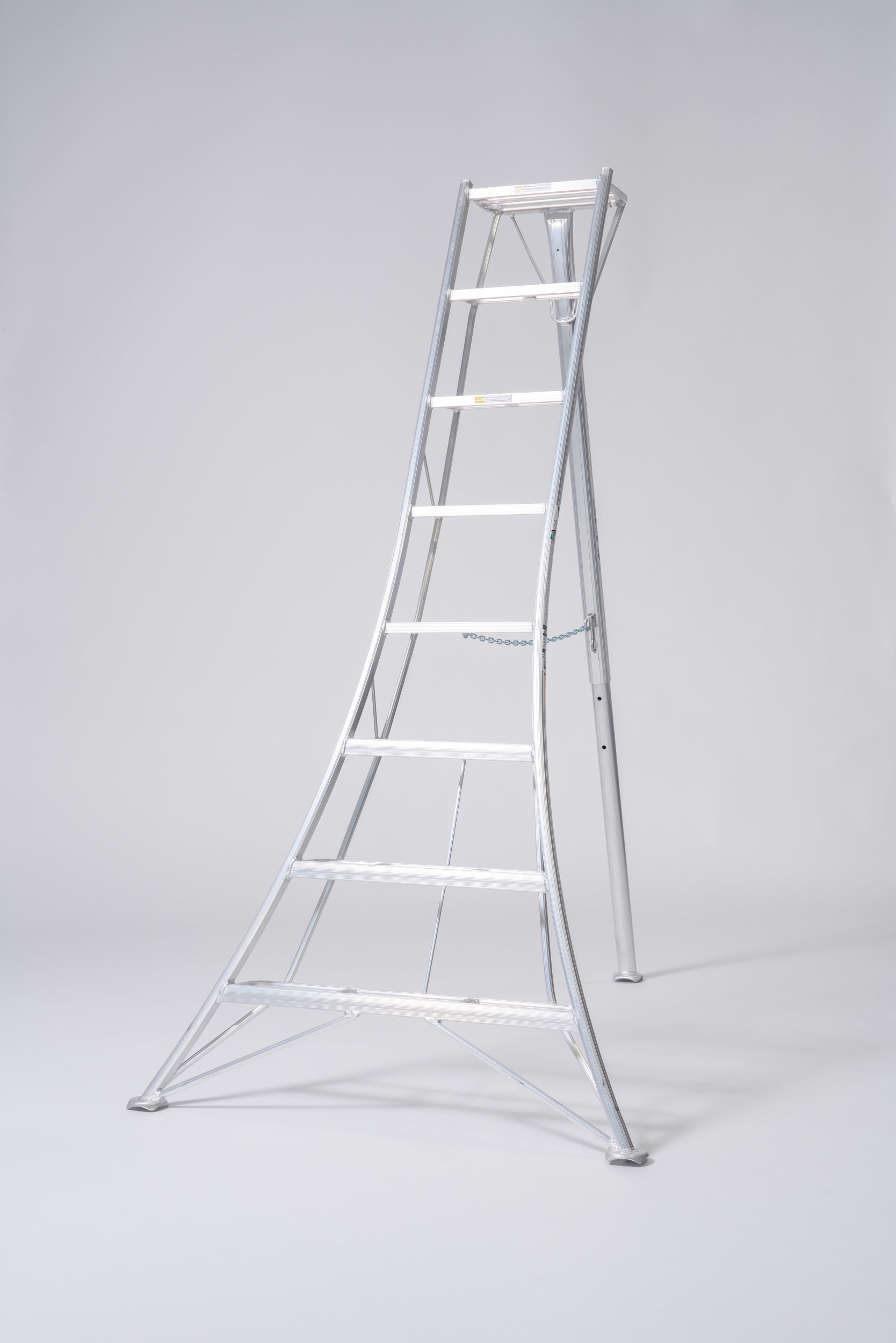 Hasegawa 8 ft. Original Japanese Tripod Orchard Ladder