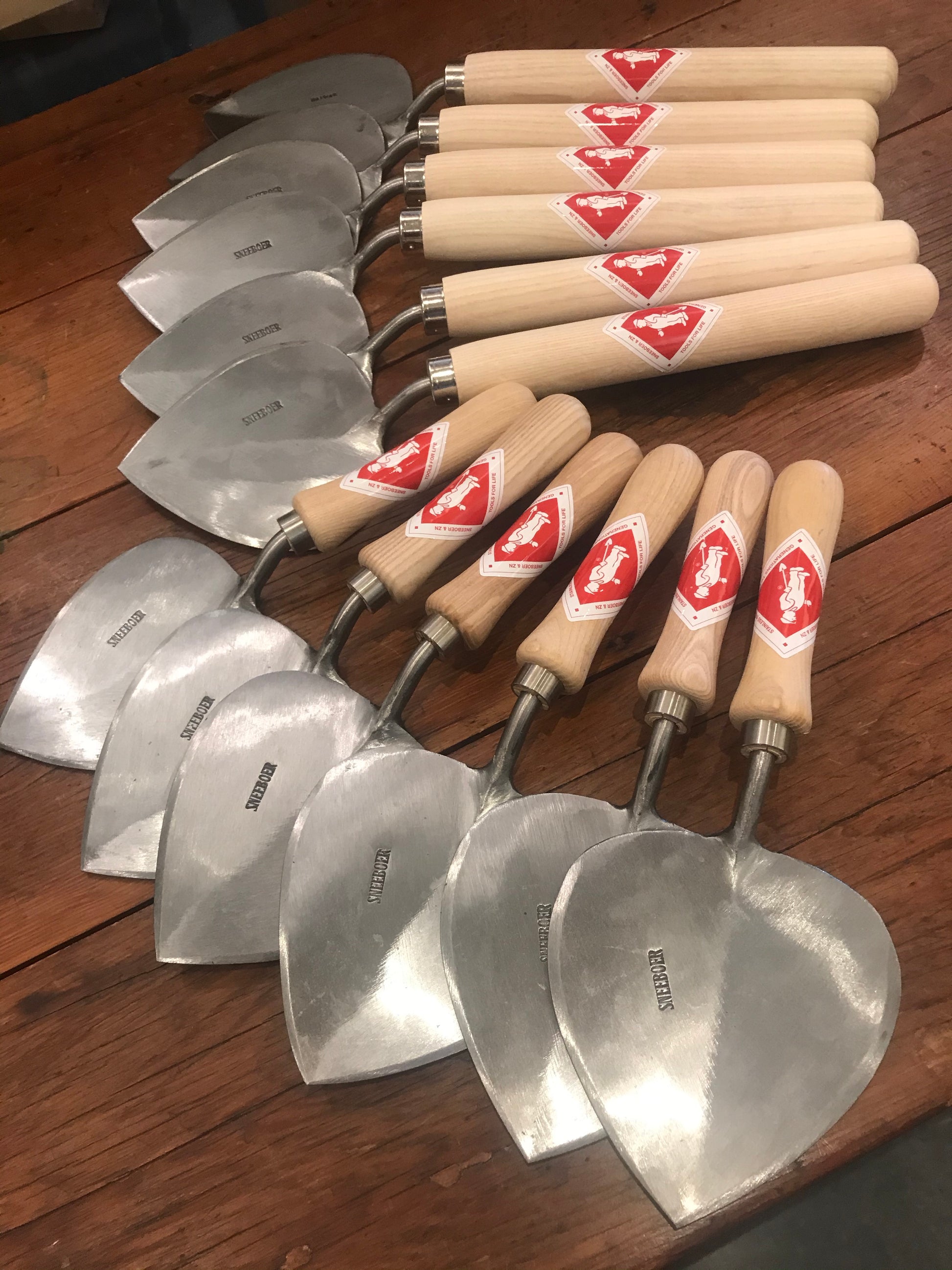 dutch garden trowel Sneeboer Monty Don Planting Trowel - Victoria BC Canada
