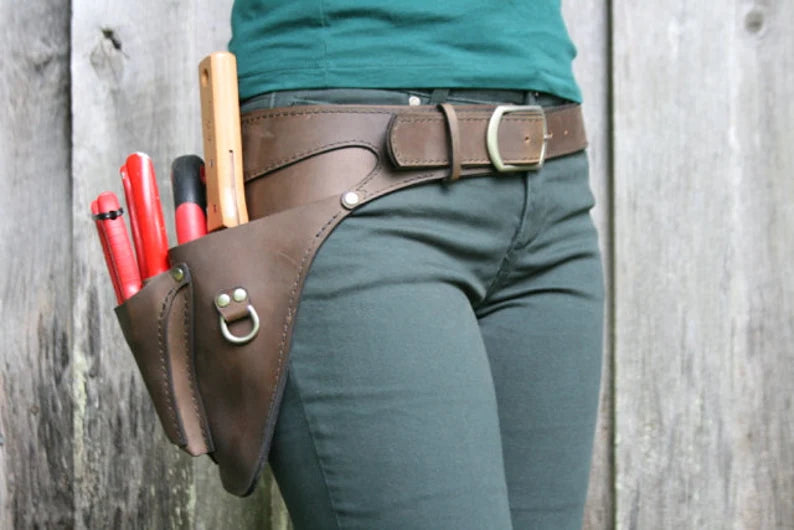 Deluxe Leather Garden Toolbelt 2.0 holding felco secateurs