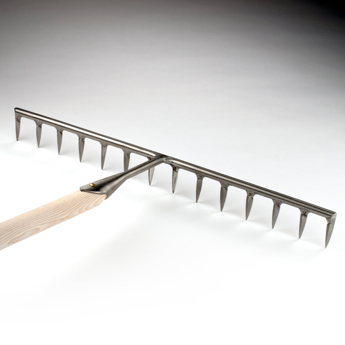 Sneeboer Garden and Gravel Rake 14 tines