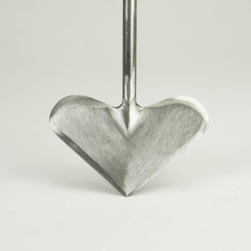Sneeboer Heart Shaped Push Hoe close-up of blade