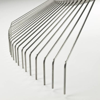 Sneeboer Leaf Rake 20 tines close-up of tines