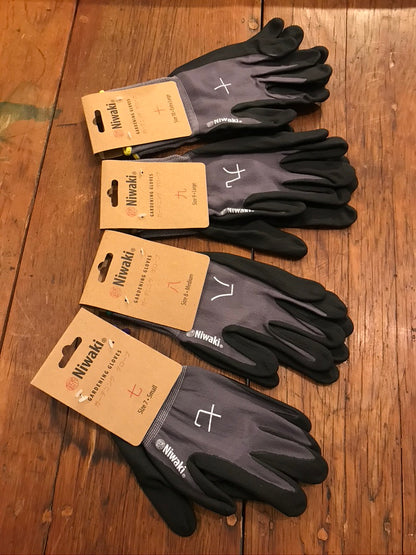 Niwaki Gardening Gloves displayed in all sizes