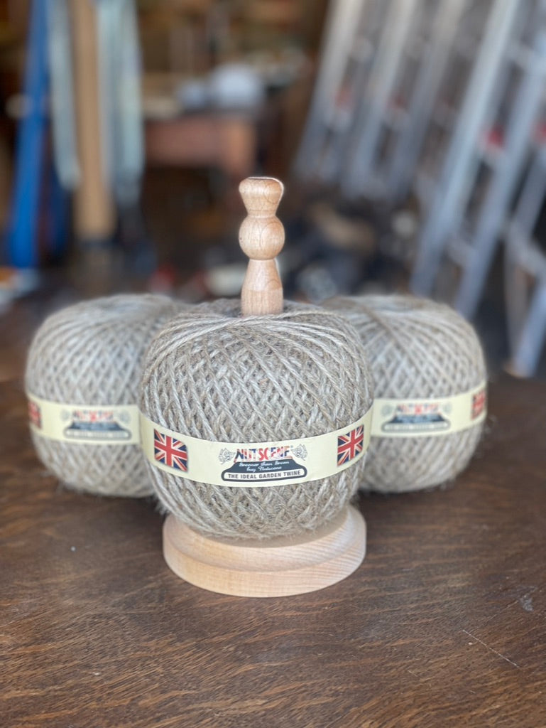 Nutscene Heritage Twine Ball & Cutter Stand