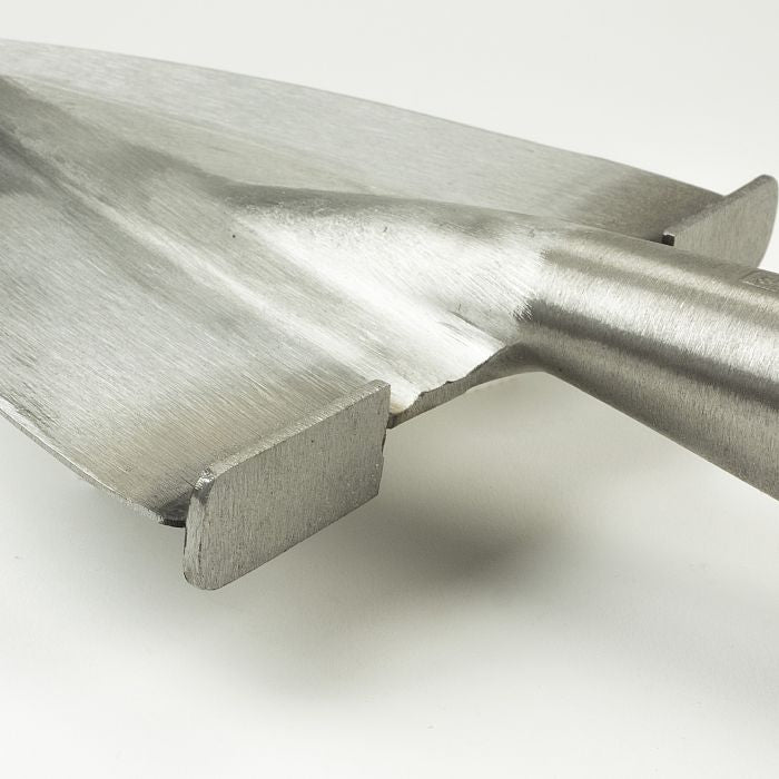 Sneeboer Pointed Spade close-up of steps