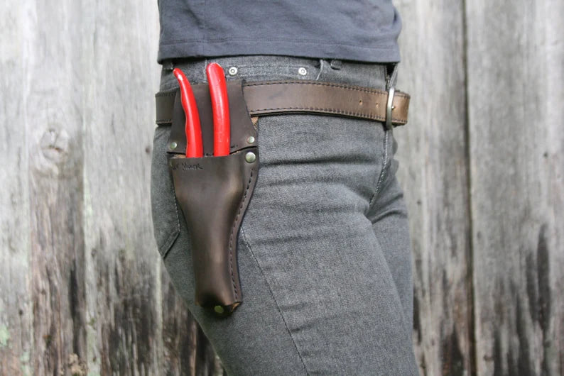 Deluxe Leather Single Garden Tool Holster, Leather Belt & Secateurs