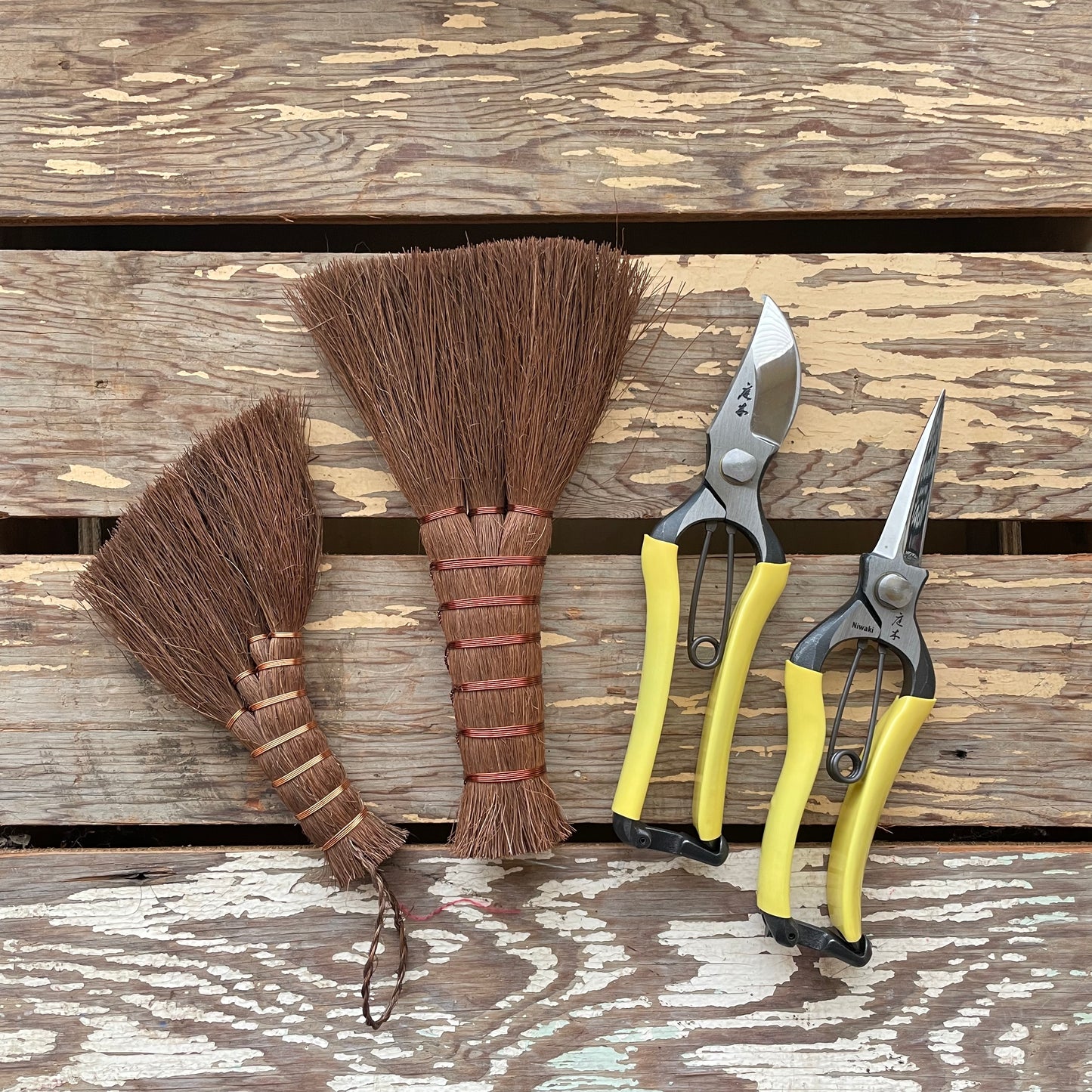 Shuro Hand Broom & Shuro Hand Brush with GR Pro Secateurs