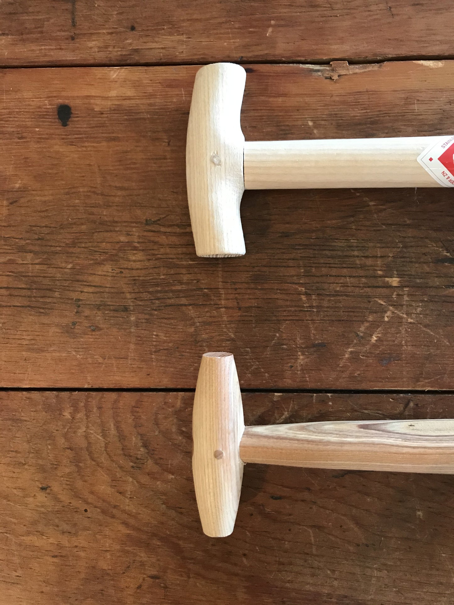 Close-up of Sneeboer Border Fork Large Grip & Standard Grip handles