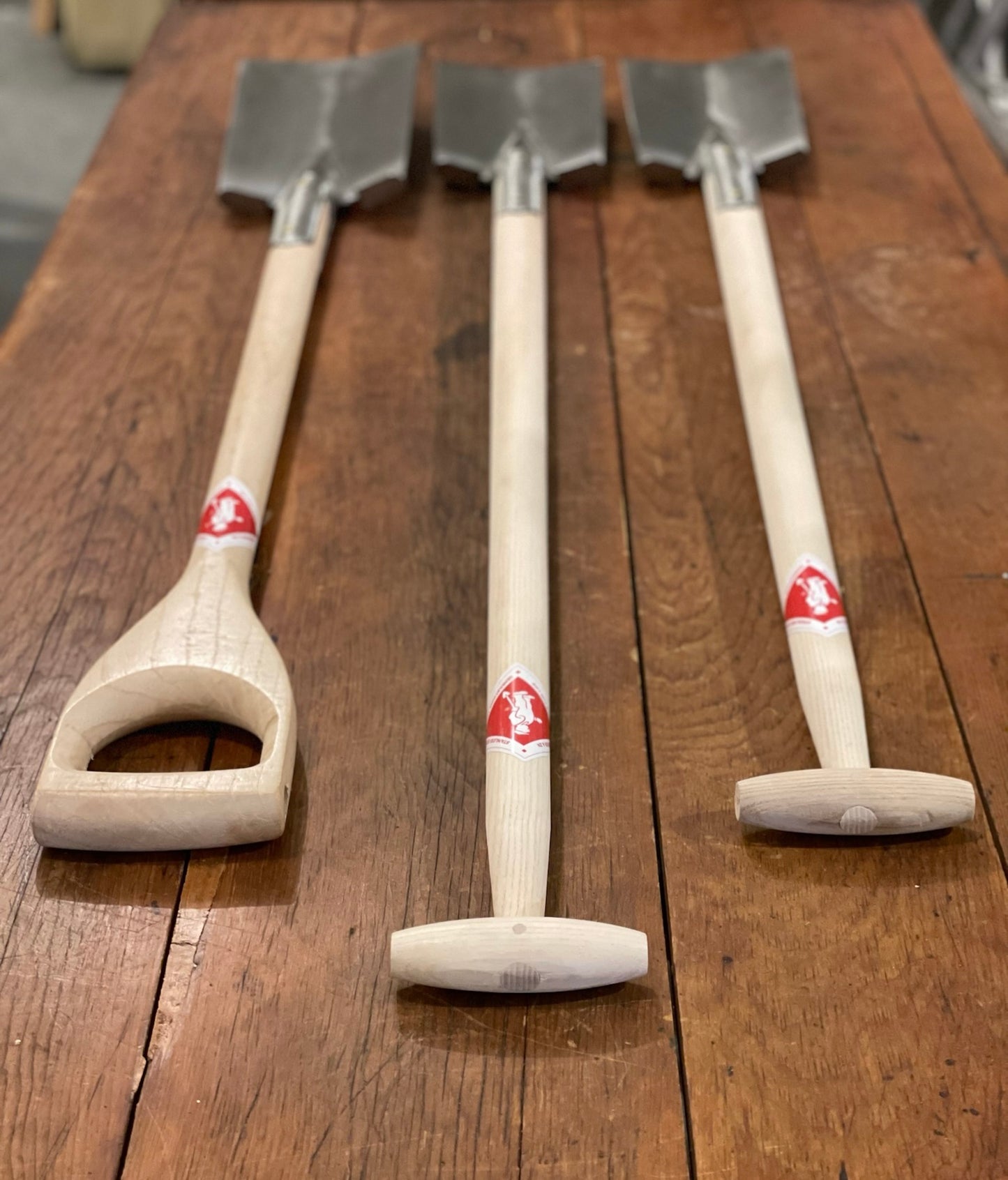 Close-up of Sneeboer Border Spade Standard, Tall & Sneeboer D-Handle Spade wooden handles