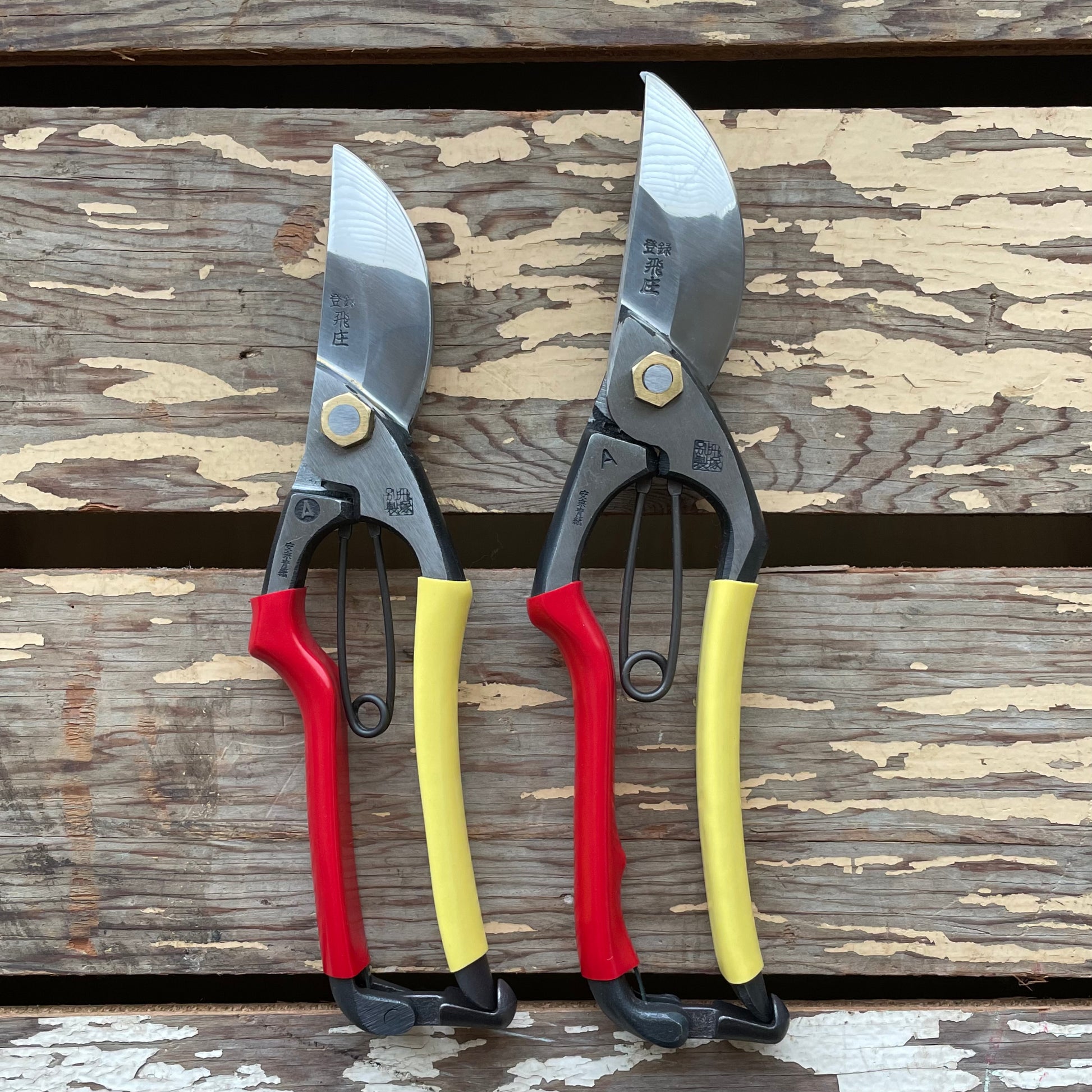 Tobisho A-Type Secateurs with Vinyl handles