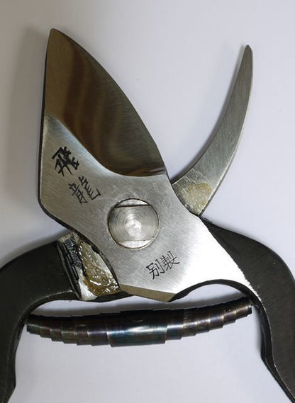 Tobisho Hiryu Secateurs in open position